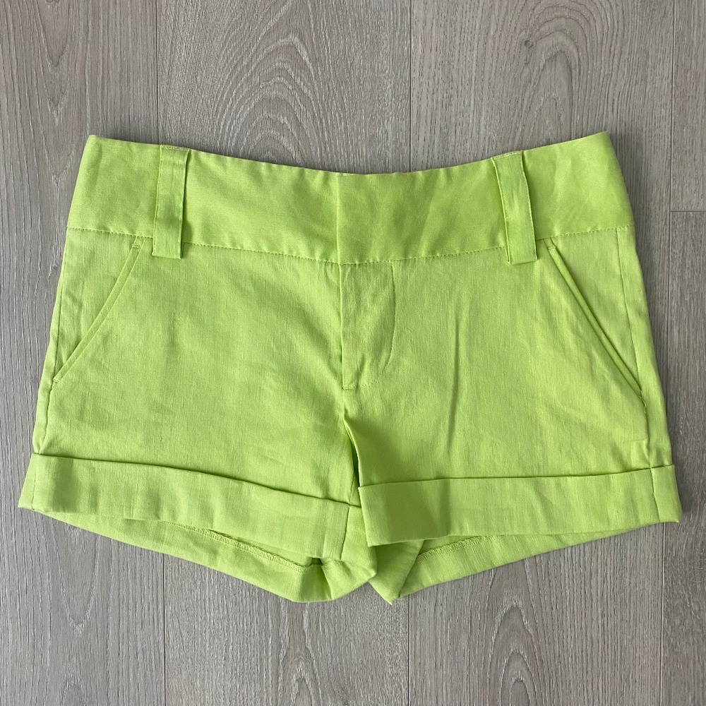 Alice and Olivia Shorts Chartreuse Green Size 2